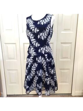 Tommy Hilfiger Dress Navy Blue Floral Sleeveless Lined knee Prom Party Size 6